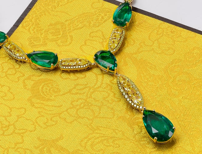 the-5-most-expensive-pieces-of-emerald-jewelry-in-the-world