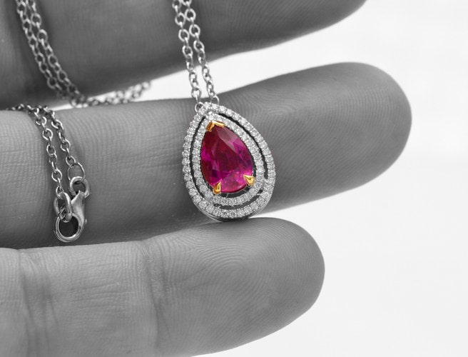 difference between ruby and garnet color