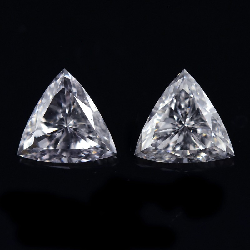 Colorless Triangle Diamond