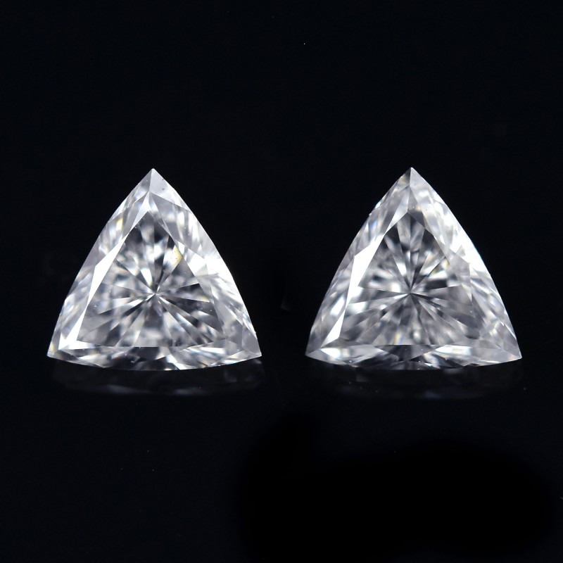 Colorless Triangle Diamond