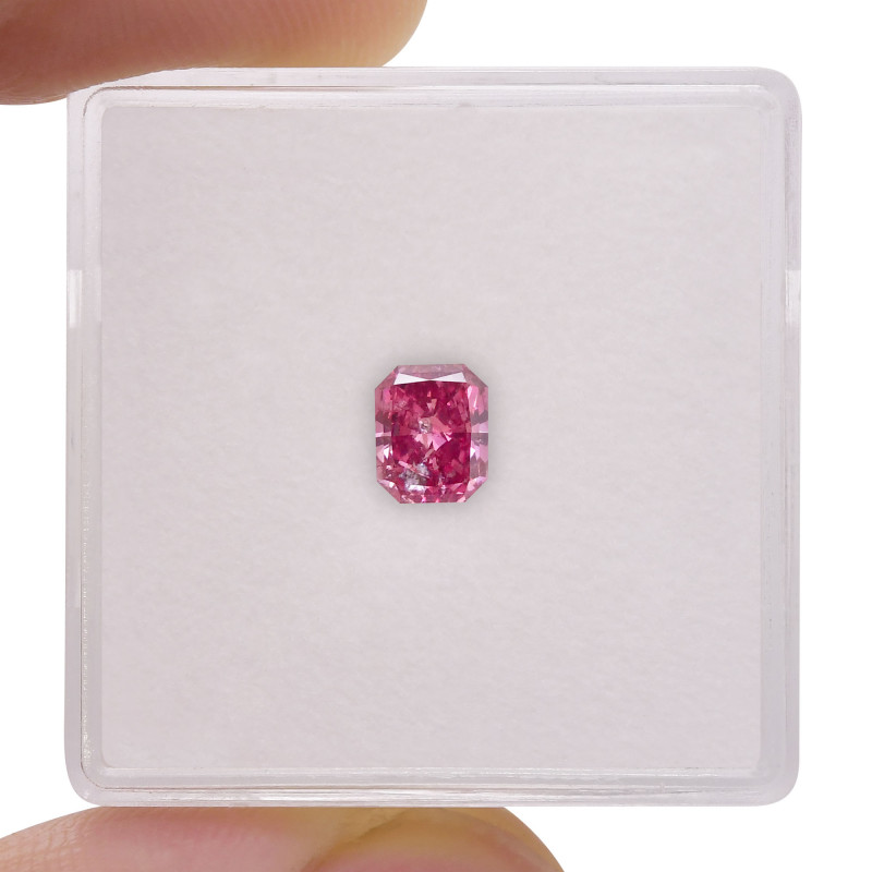 0.50 carat, Fancy Vivid Purplish Pink Diamond, 1PP, Radiant Shape, (I2 ...