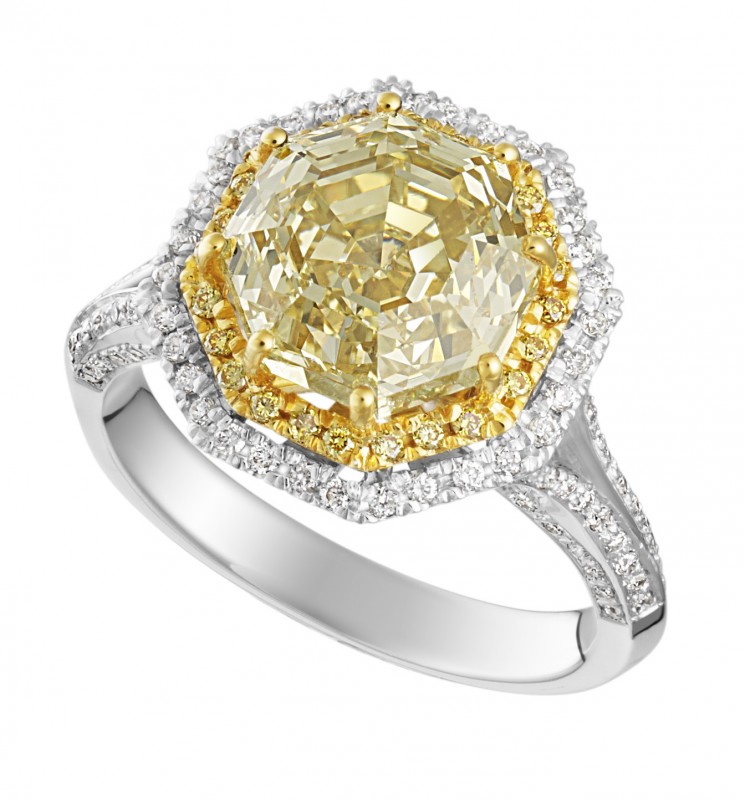 Fancy Brownish Greenish Yellow Halo Diamond Ring, ARTIKELNUMMER 108504 (5,73 Karat TW)