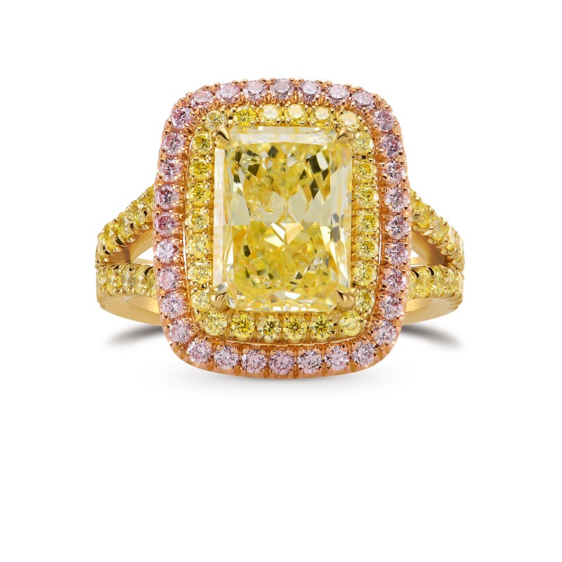 Light Yellow Radiant Diamond Ring, with Pink and yellow Diamonds, ARTIKELNUMMER 293990 (4,07 Karat TW)