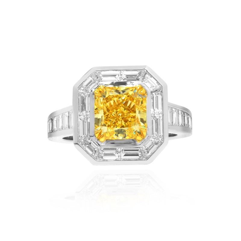 Fancy Intense Yellow Radiant Diamond & Baguette Halo Ring, ARTIKELNUMMER 75807 (3,58 Karat TW)